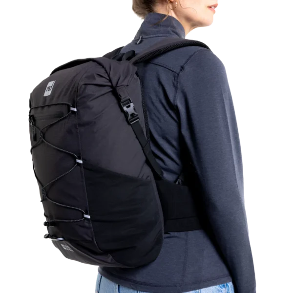 Red Original 22L Kevyt ja Vedenpitävä Reppu – Obsidian Black