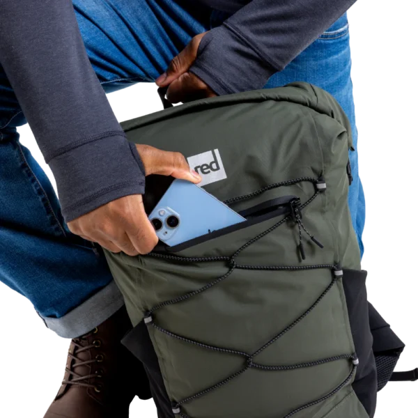 Red Original 22L kevyt ja vedenpitävä reppu - Olive Green