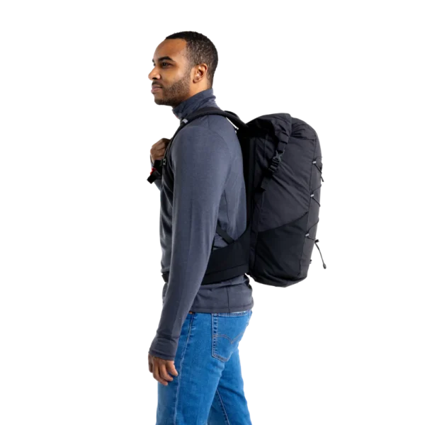 Red Original 35L kevyt ja vedenpitävä reppu – Obsidian Black